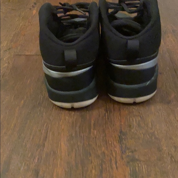 Black Nike - Picture 3 of 3